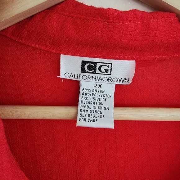 2/$20 California Grown Plus Red Vintage Collared Blouse 2X - Picture 5 of 8